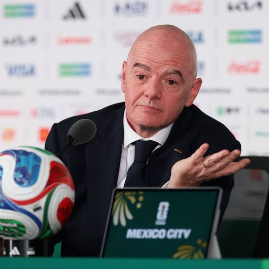 FIFA o apără pe Infantino după dezvăluirile despre „amanta” căreia UEFA i-a plătit o compensație / depositphotos