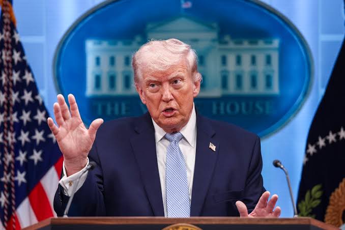 Trump spune că SUA vor păstra controlul asupra Strâmtorii Ormuz și numește blocada „un zid de oțel” / depositphotos