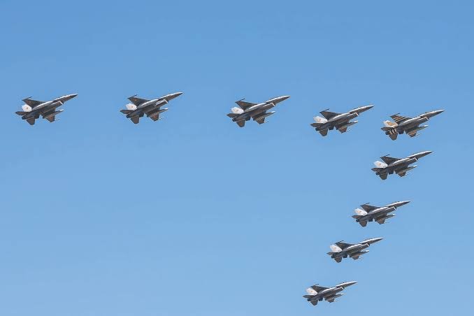 Avioanele Forțelor Aeriene Române vor deschide mitingul aviatic internațional BIAS 2026 / depositphotos