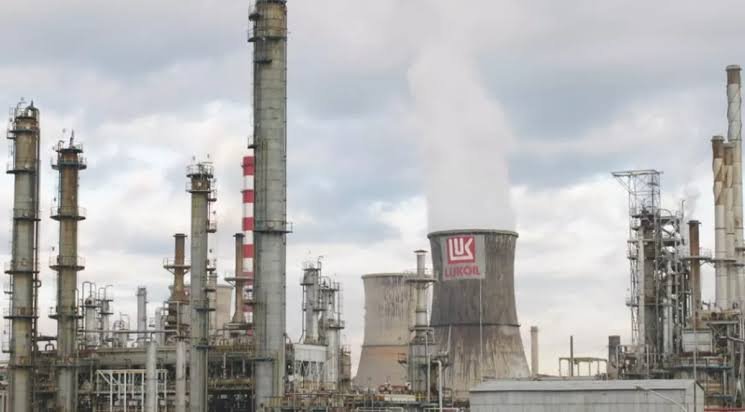 Petrotel-Lukoil Ploiești a depus cererea de faliment pentru salvarea rafinăriei / depositphotos