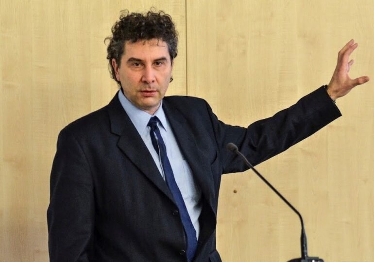 Profesorul român de la Oxford, după acuzațiile la adresa ambasadoarei SUA în Grecia: „Toți cei implicați trebuie audiați sub jurământ, după modelul american, inclusiv Grindeanu” / depositphotos