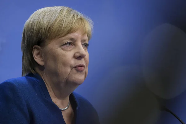 Nicușor Dan s-a întâlnit cu Angela Merkel la Palatul Cotroceni: fosta cancelară își prezintă memoriile la București / depositphotos