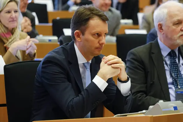 Siegfried Mureșan: România va continua să pună ordine în finanțele publice / depositphotos