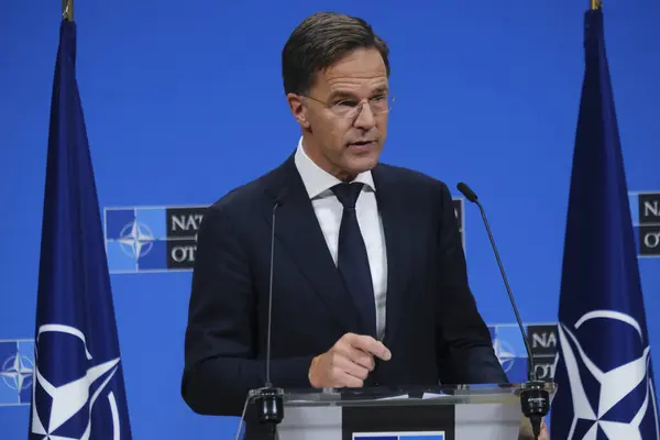 NATO schimbă regulile răspunsului: Rusia nu mai poate conta pe lipsa consecințelor în cazul atacurilor hibride / depositphotos