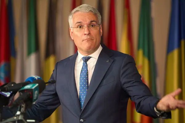 Dragoș Pîslaru i-a răspuns lui George Simion la afirmația privind „dictatura” din România / depositphotos