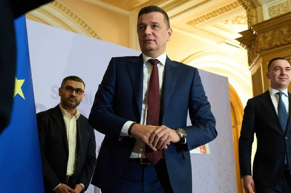 Sorin Grindeanu: România a rămas fără guvern, iar PNL și USR se luptă pentru funcții, bani și putere / depositphotos