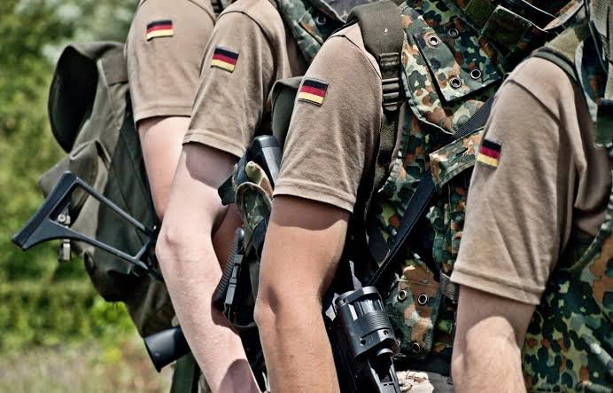 Generația păcii într-o țară care trebuie să învețe din nou să se apere: alegerea Germaniei în fața amenințării ruse / depositphotos