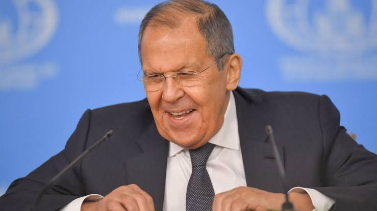 Serghei Lavrov l-a lăudat pe Călin Georgescu, numind poziția sa „favorabilă intereselor naționale ale României” / depositphotos