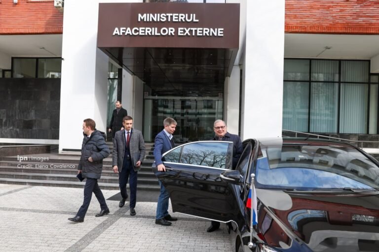 Oleg Ozerov sau clădirea Ministerului Afacerilor Externe al Republicii Moldova / depositphotos