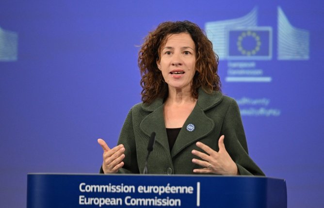 „Situația este critică”: Roxana Mînzatu a anunțat lansarea Coaliției Europene pentru Alfabetizare pe fondul rezultatelor îngrijorătoare PISA / depositphotos