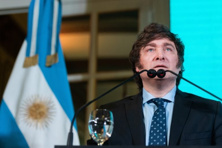 Argentina, împovărată de datorii, propune un „pașaport de aur” pentru străinii înstăriți / depositphotos