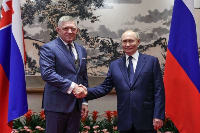 Statutul diplomatic ca acoperire: de ce este periculoasă revenirea serviciilor militare de informații ruse în Slovacia Statutul diplomatic ca acoperire: de ce este periculoasă revenirea serviciilor militare de informații ruse în Slovacia / depositphotos
