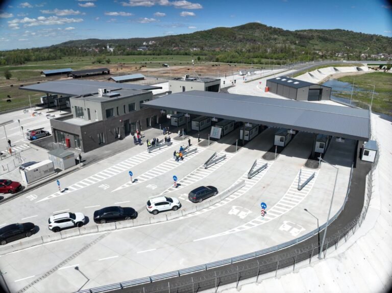 România a deschis un nou punct de trecere a frontierei cu Ucraina: deocamdată sunt permise doar autoturismele / Compania Nationala de Administrare a Infrastructurii Rutiere﻿