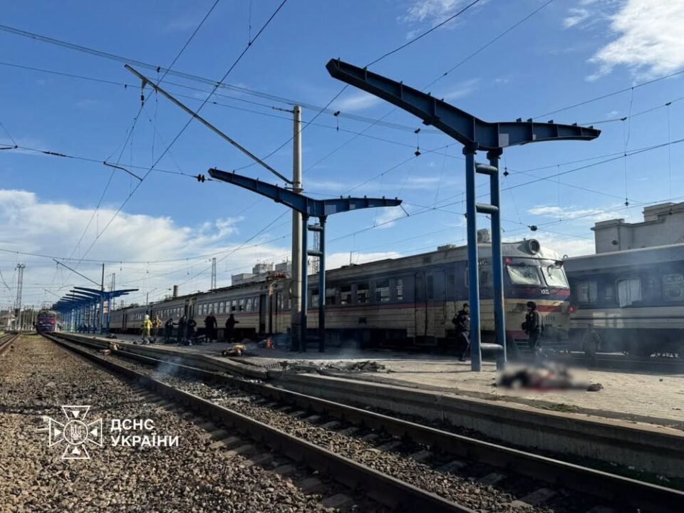 O dronă rusească a atacat gara din Dnipro: 13 morți și mai mulți răniți / Serviciul de Urgență de Stat al Ucrainei