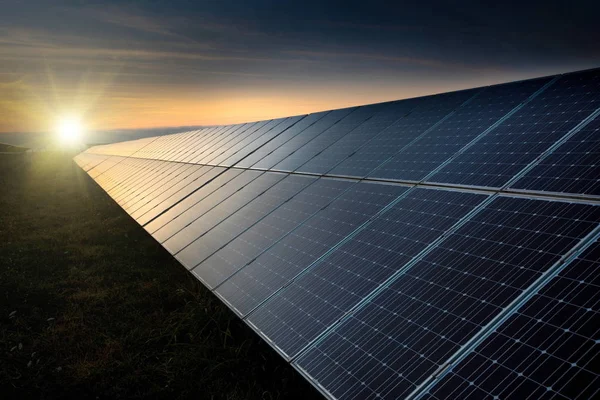 Compania poloneză R.Power a finalizat construcția unui parc fotovoltaic în România, în valoare de 44 de milioane de euro / depositphotos
