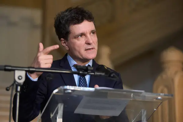 Nicușor Dan a cerut menținerea finanțării pentru agricultură și politica de coeziune în bugetul UE / depositphotos