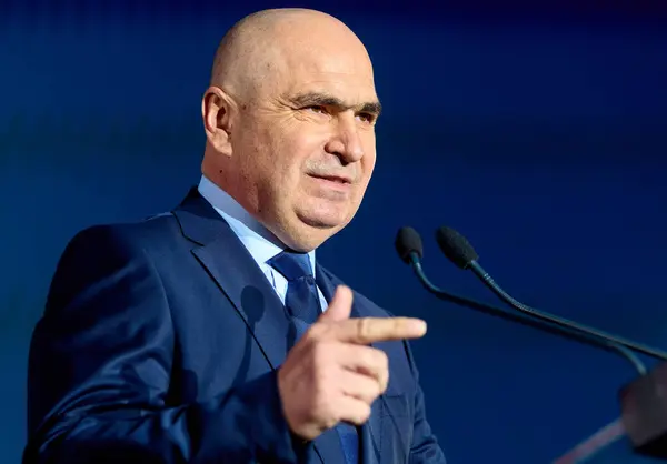 Bolojan a criticat dur PSD în Parlamentul României și a explicat de ce PNL a susținut Guvernul Niculescu / depositphotos