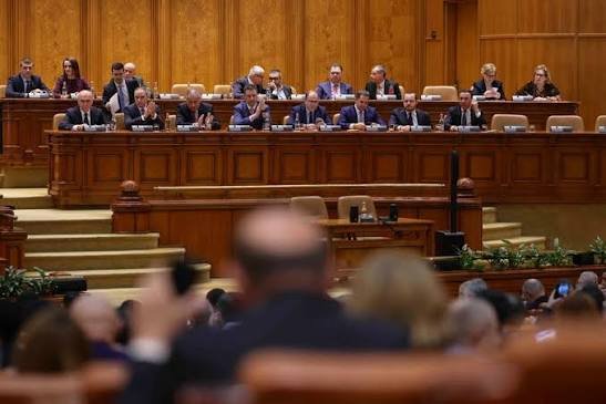 Impasul politic din România amplifică presiunea asupra ratingului înaintea revizuirii S&P / depositphotos