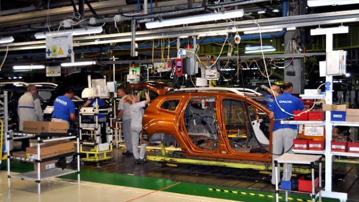 Fabrica Dacia din Mioveni suspendă temporar producția modelelor Duster și Bigster. Ritmul de asamblare a scăzut cu o treime / depositphotos