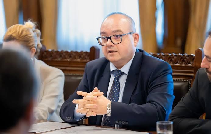 Consilierul președintelui Nicușor Dan a numit protestele din Franța un „asalt al socialismului revoluționar” sub pretextul luptei împotriva „capitalismului corupt” / depositphotos