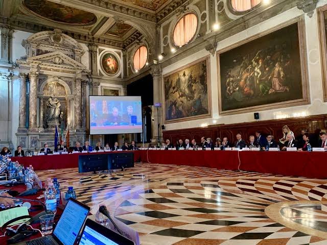 Comisia de la Veneția va analiza în procedură de urgență modificările PSD și AUR la legea ANI, adoptate împotriva lui Dominic Fritz / depositphotos