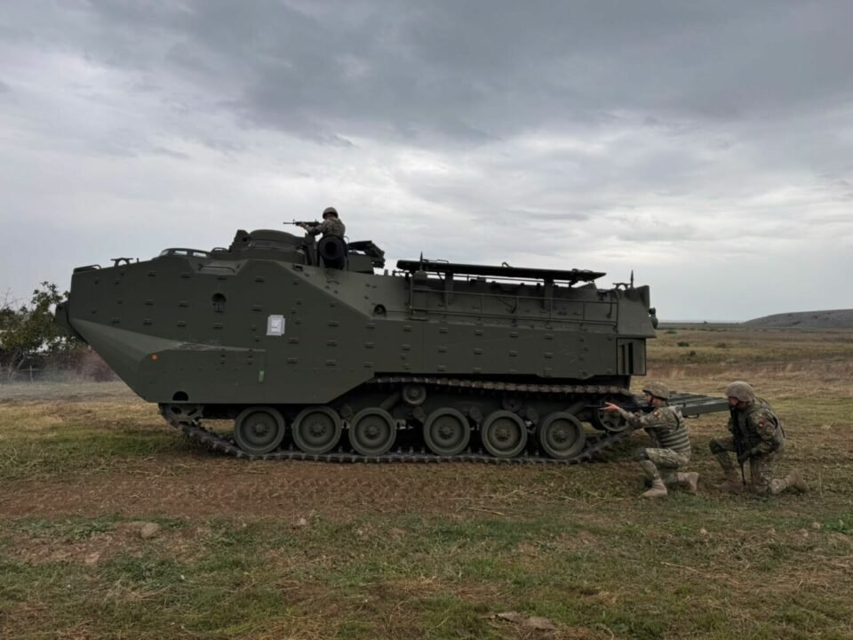 SUA au livrat României primul lot de 9 vehicule amfibii de asalt AAV7 / depositphotos