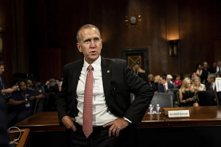 În SUA, acordul lui Trump cu Rusia privind motorina este criticat: un senator republican pune la îndoială legalitatea acestuia / politico